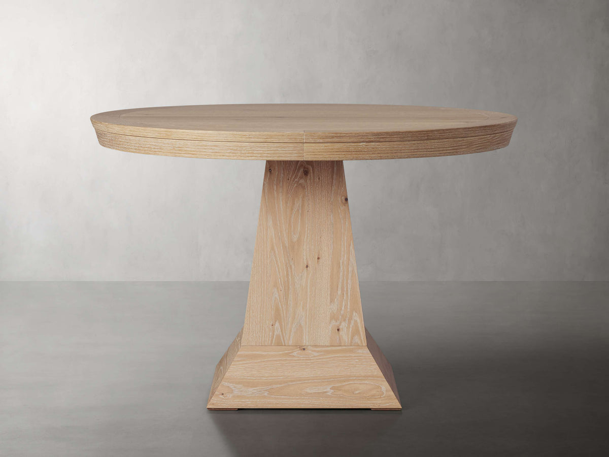 Leighton Round Dining Table - Lamp Modern