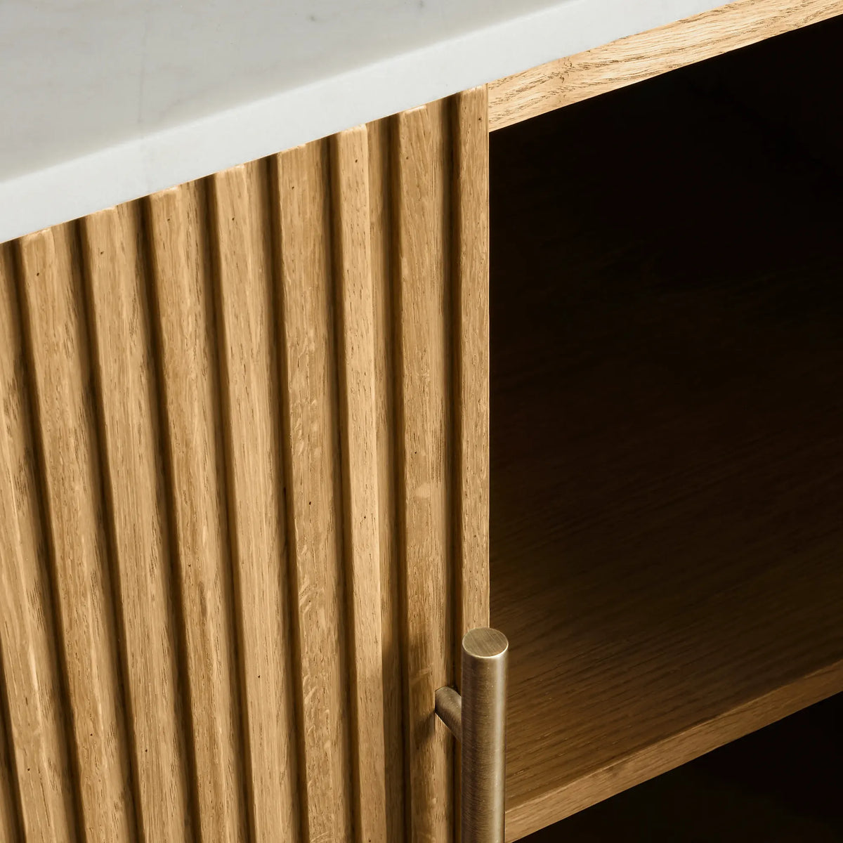 Findlay Sideboard - Lamp Modern