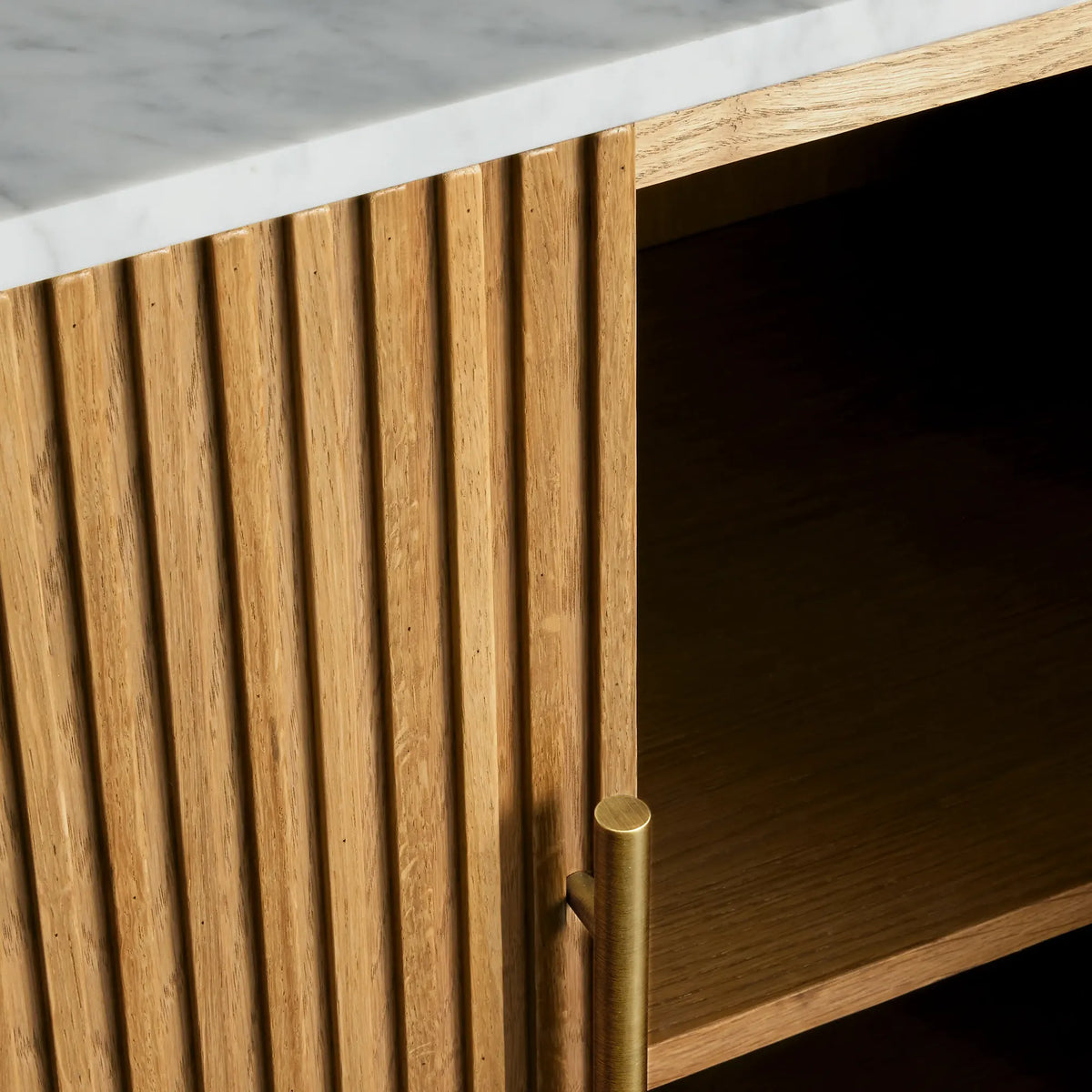 Findlay Sideboard - Lamp Modern