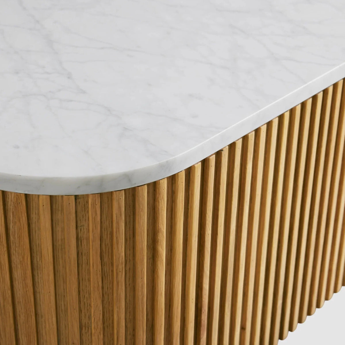 Finnley Coffee Table - Lamp Modern