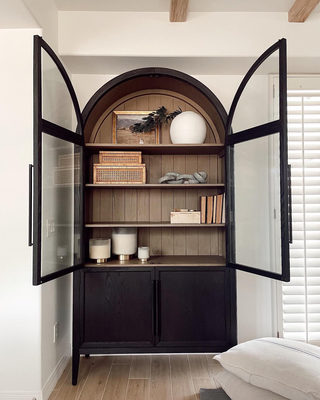Hendi Glass Cabinet-Lamp Modern