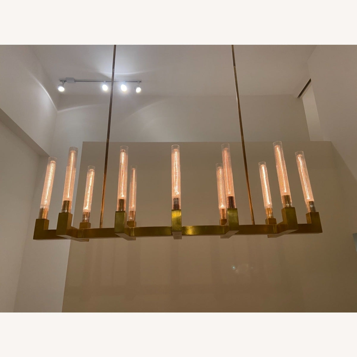Bannele Linear Chandelier - lampmodern