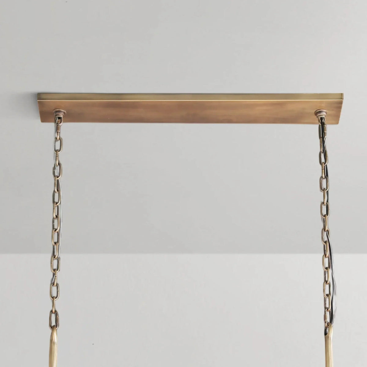 Thadria Linear Chandelier - lampmodern