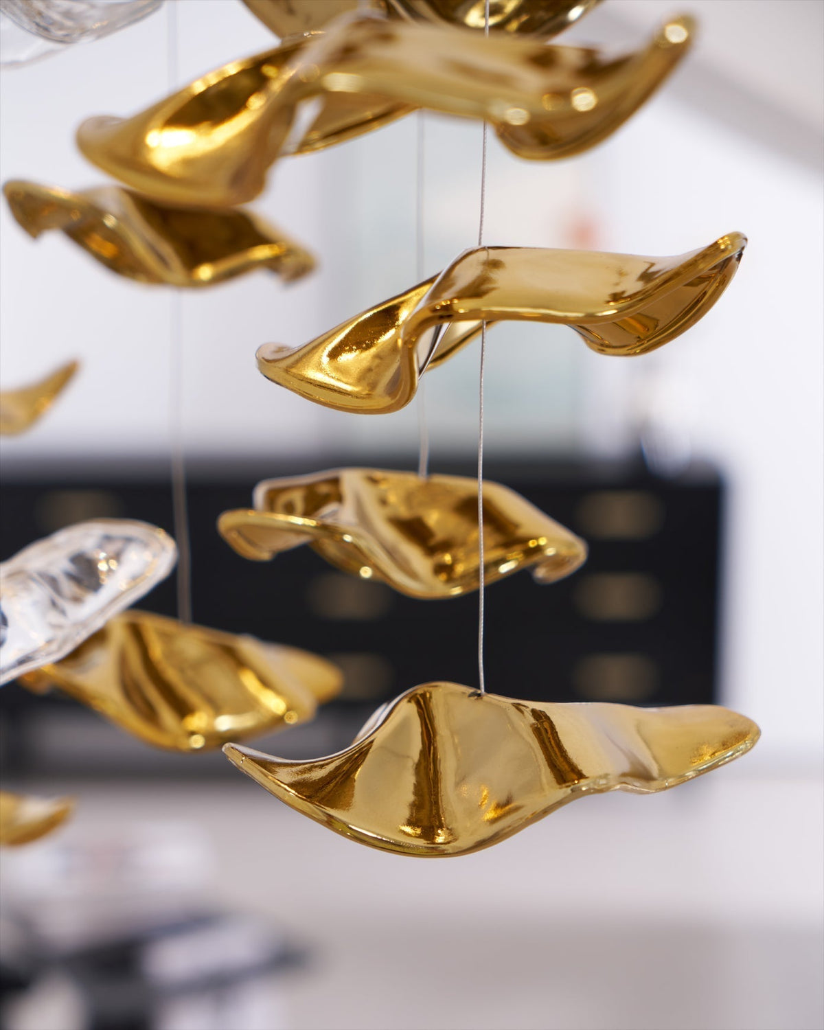 Veloria Fluid Chandelier - lampmodern